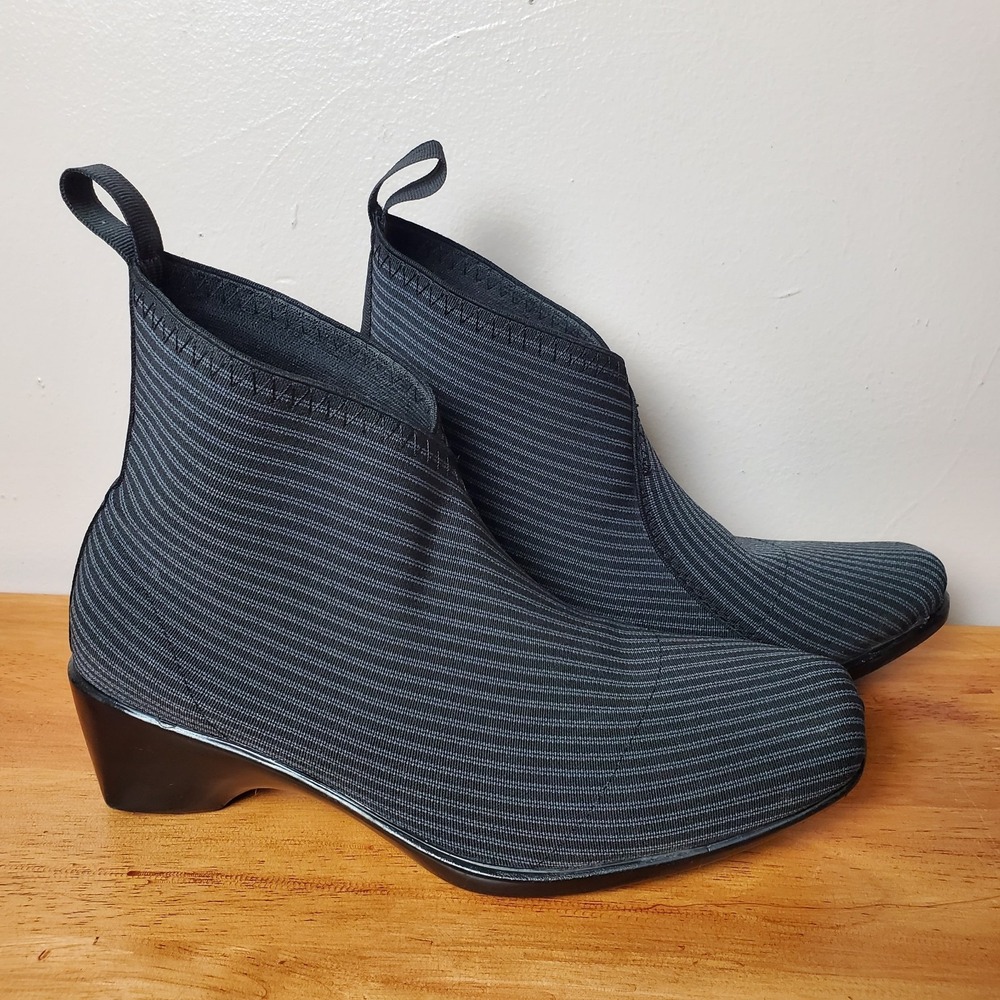 Charleston Shoe Company Telfair Boot Black Gray Pinstripe Women's Size 6 Boho